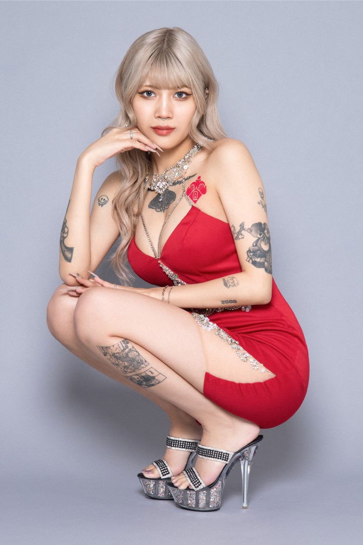 et billede af Karen Otori