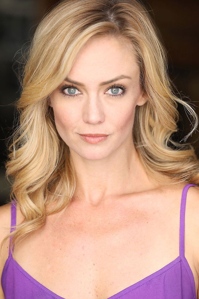 et billede af Stephanie Renee Wall