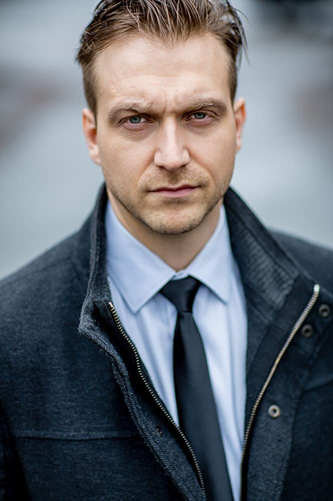 et billede af Aaron Hutchinson