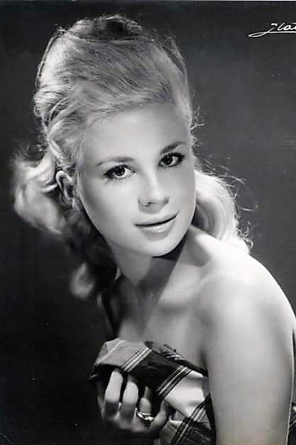 et billede af Mayra Rey