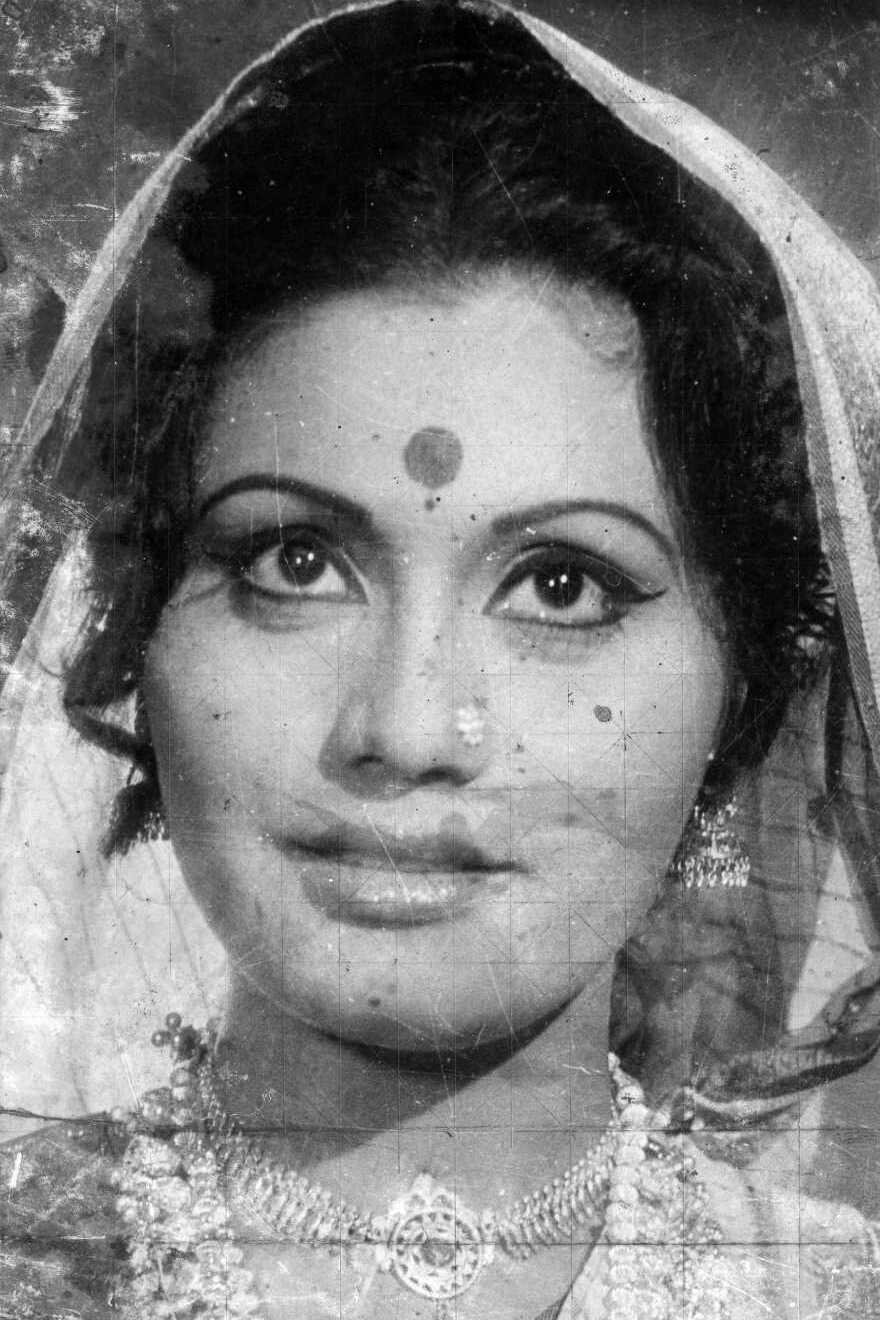 Usha Naik's picture in the cast