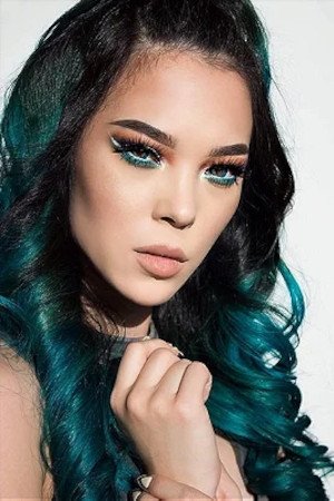 et billede af Joelle Tang