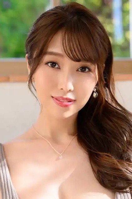 上羽絢(Aya Ueha)