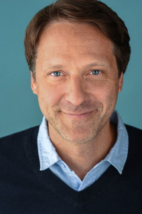 et billede af Caleb Scott