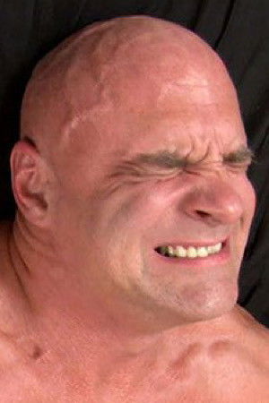 et billede af Luke Brosnan