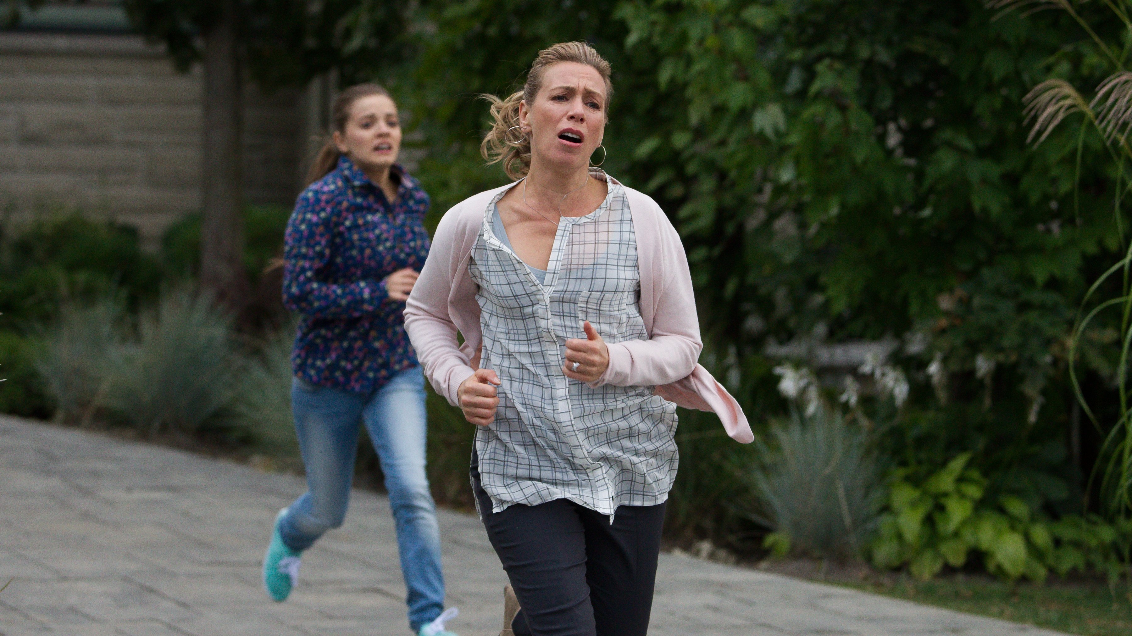 L Heure Bleue Saison 1 L'heure bleue Saison 1 Episode 1 streaming vf L'heure bleue Saison 1