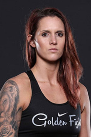 et billede af Holli Logan