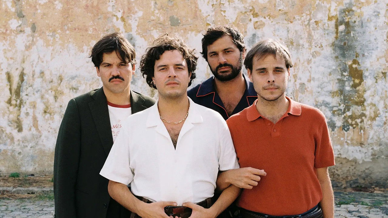 Capitão Fausto - Um Ensaio para o Futuro backdrop image