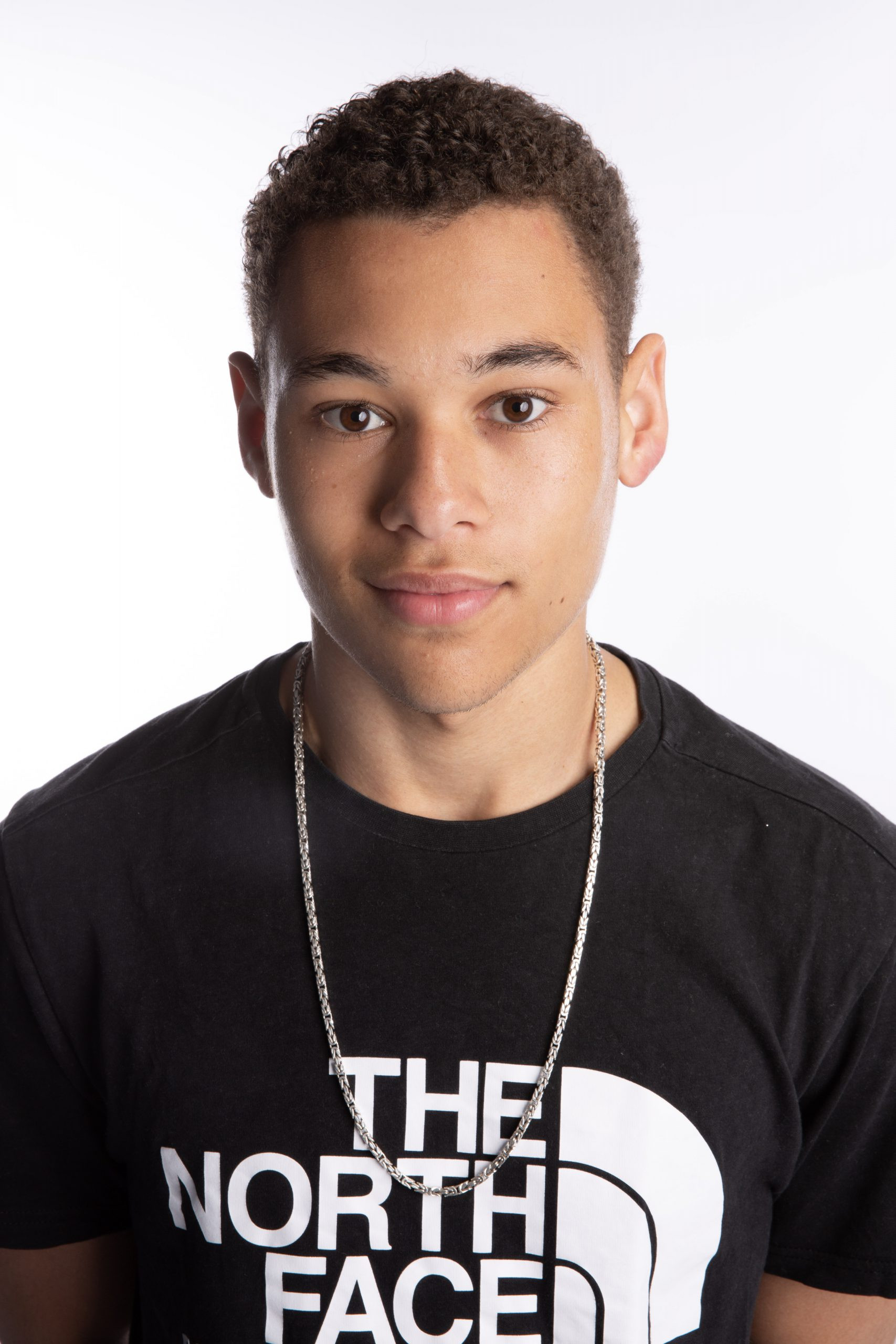 et billede af Eliyha Altena