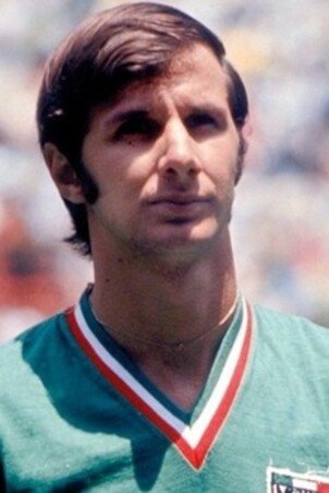 Enrique Borja's picture in the cast
