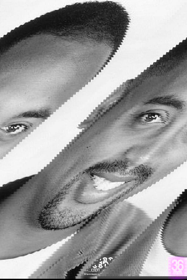 et billede af Bruce W. Smith