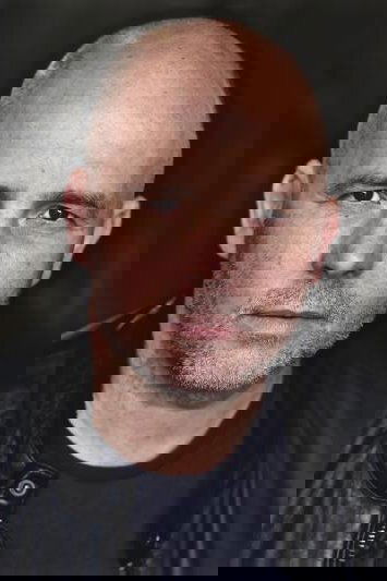 et billede af Gary Cross