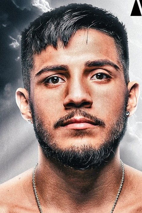 et billede af Tony Aguilar