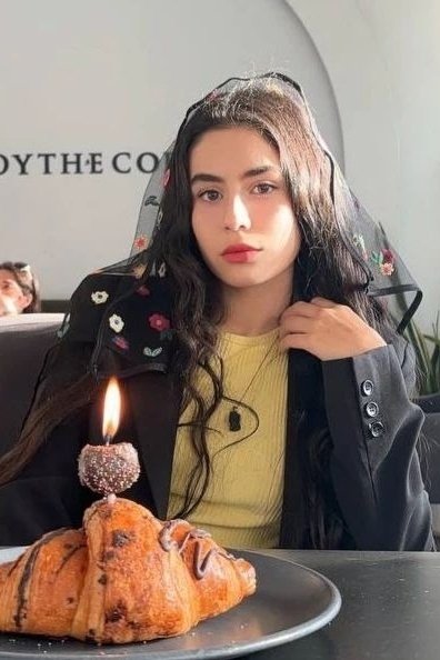 et billede af Aysan Hadad