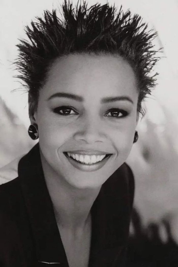 Kim Appleby's picture in the cast