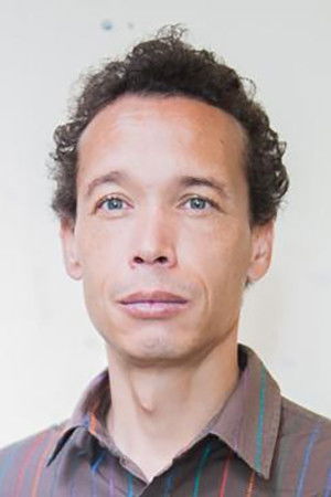 et billede af Adrian Alper