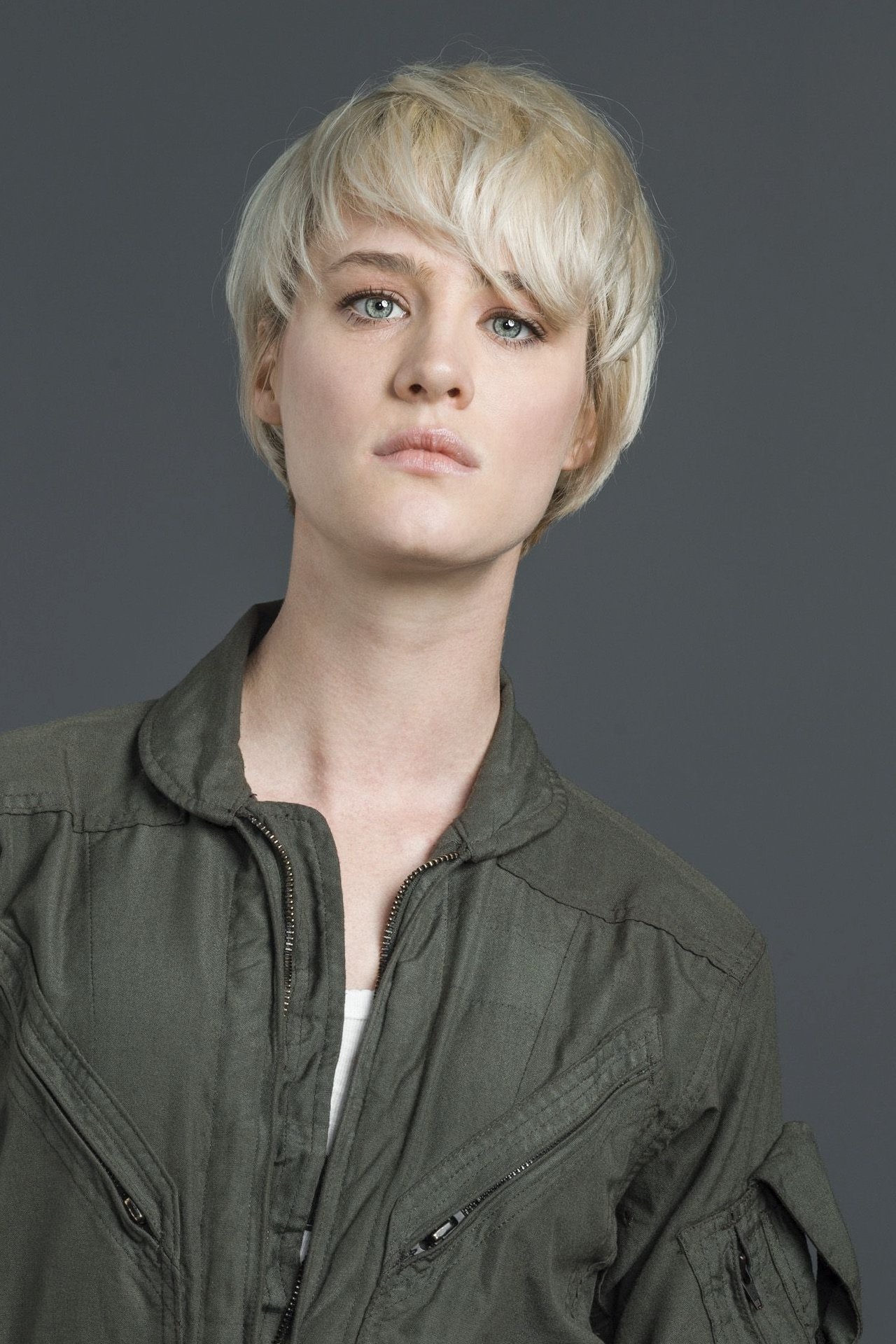 Mackenzie Davis Profile Images — The Movie Database (TMDb)