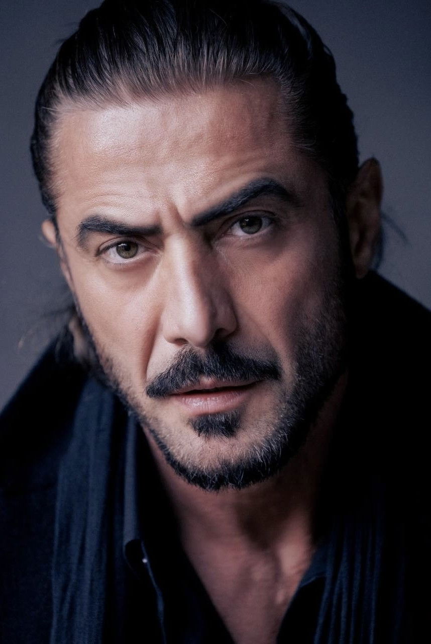 et billede af Vissarion Lobzhanidze