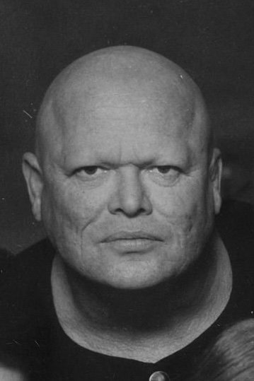 et billede af Milton Reid