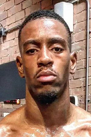 et billede af Ezra Taylor