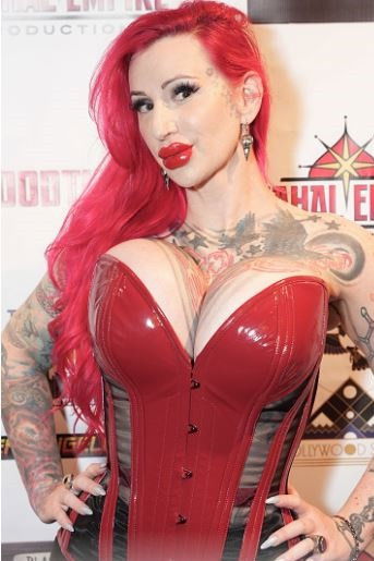 et billede af Mistress Harley