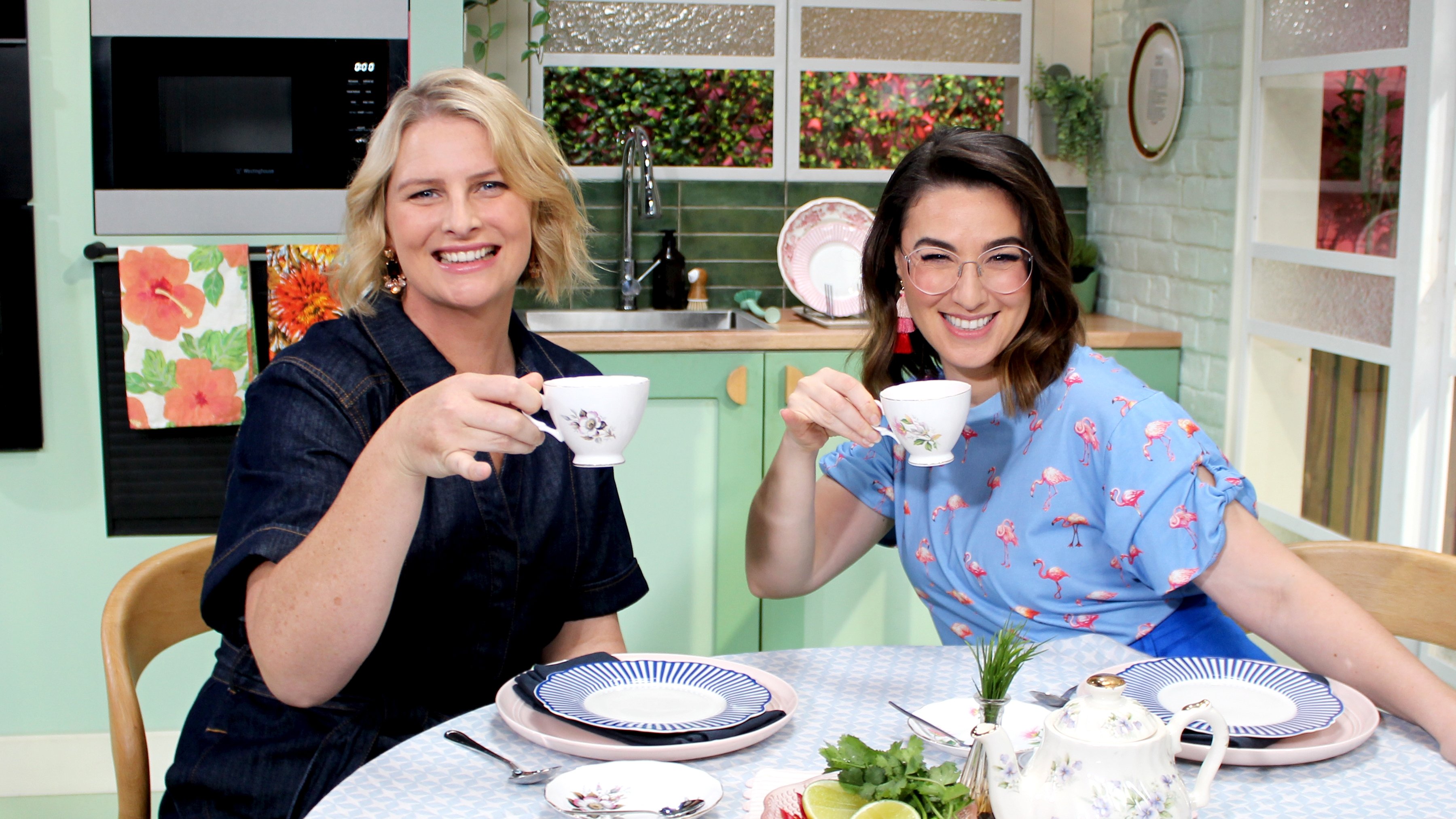 A Bite to Eat with Alice 2x12