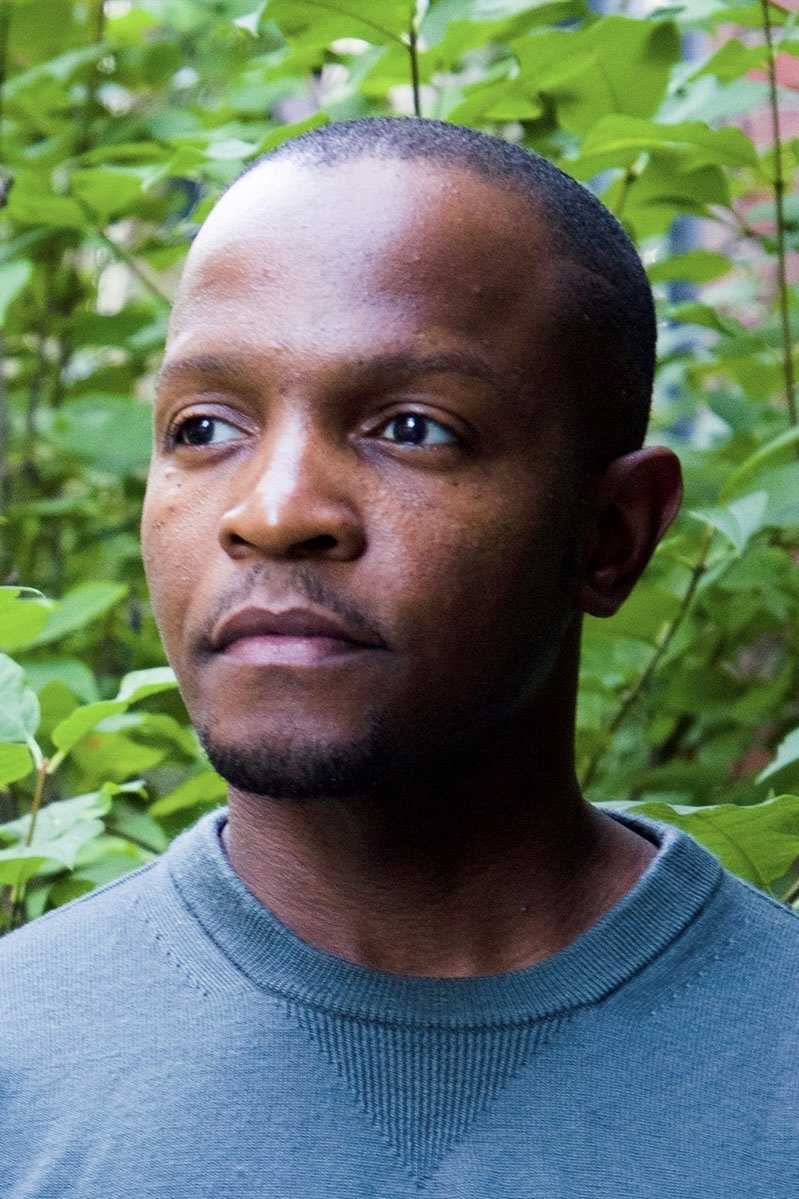 et billede af Qasim Basir