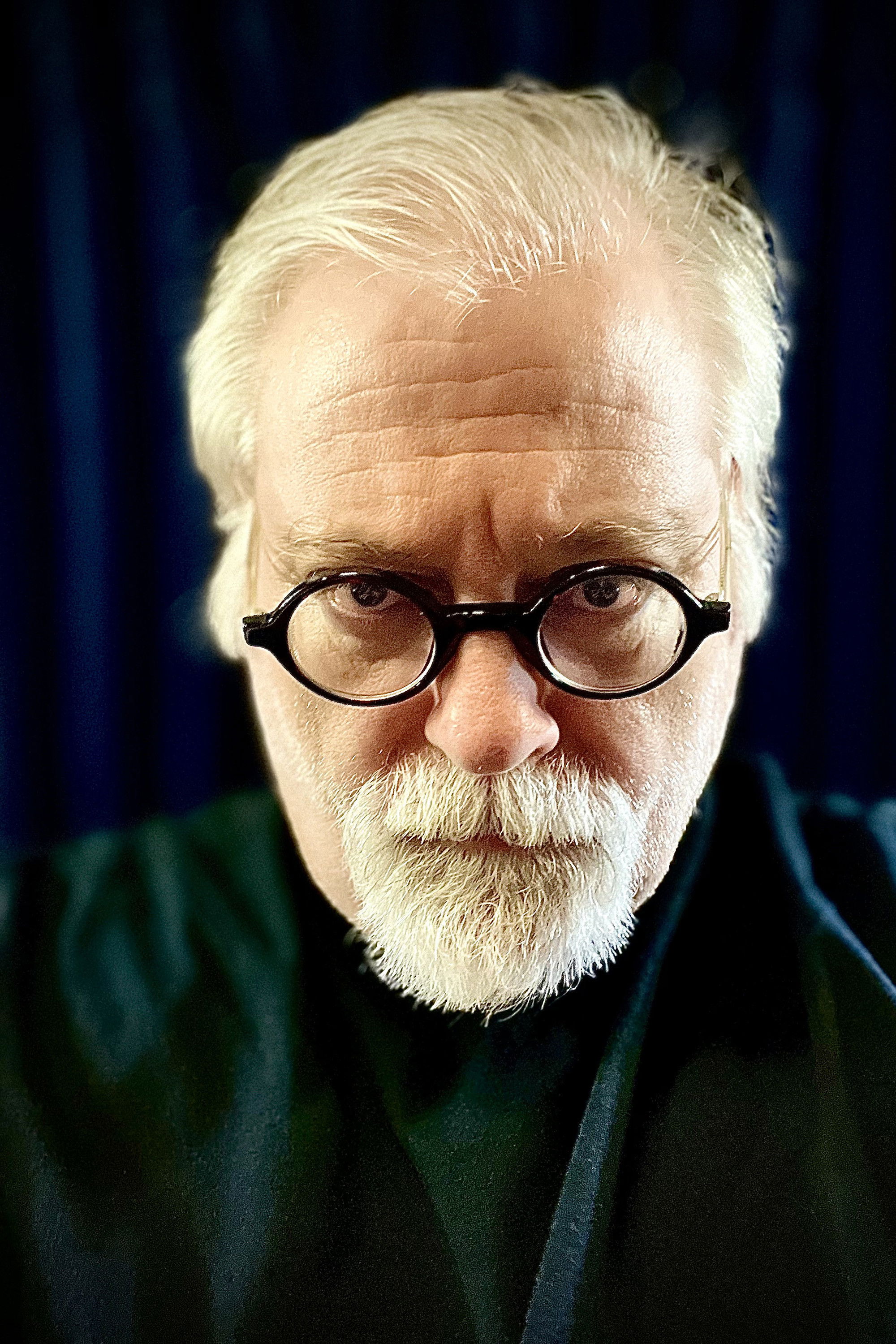 et billede af Daron Hagen