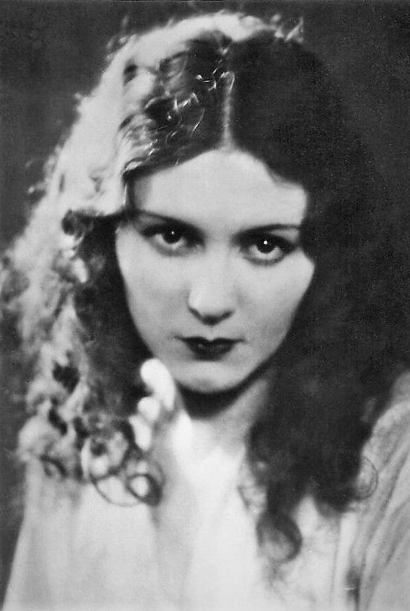 et billede af Renée Héribel