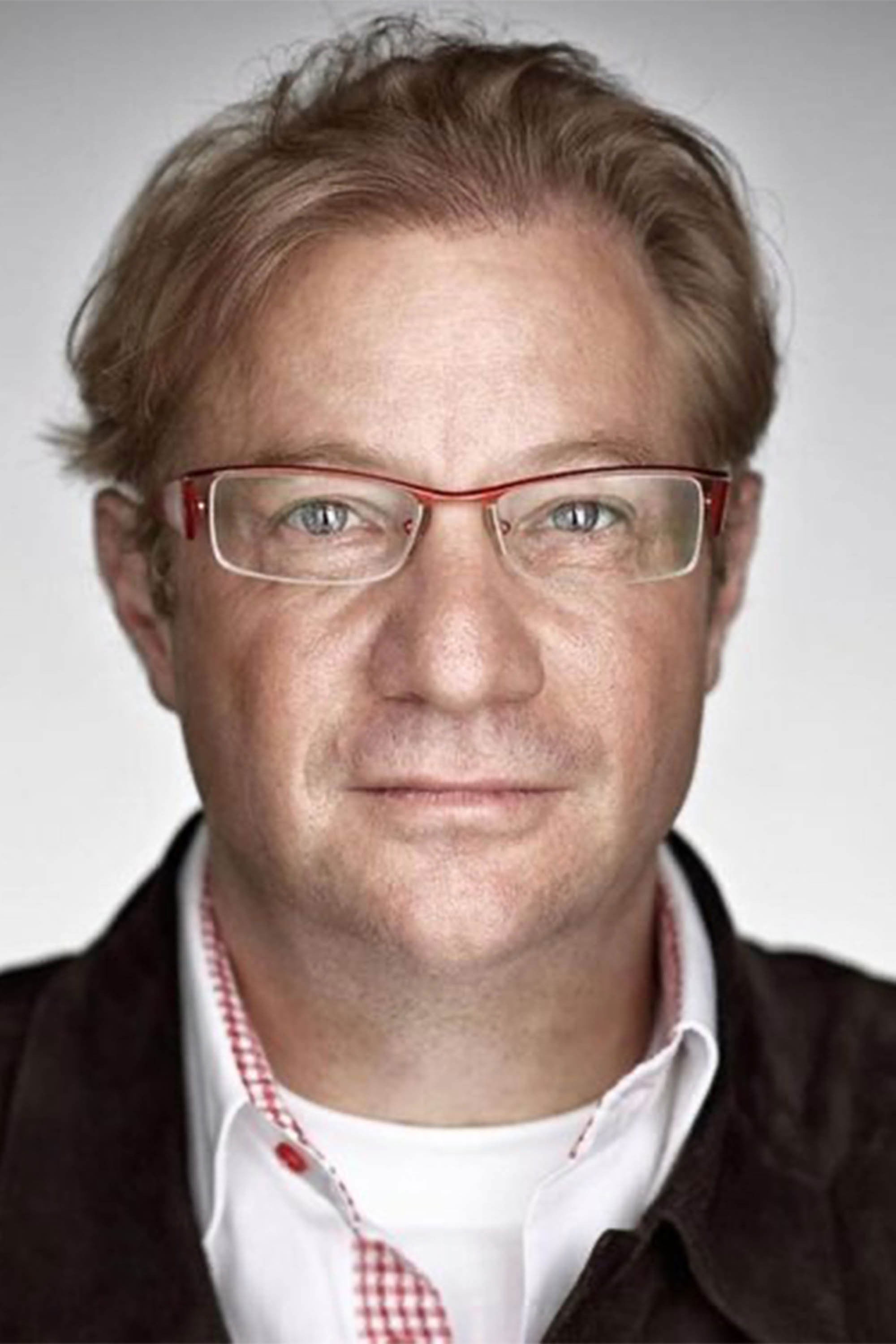 et billede af Andrés Roemer