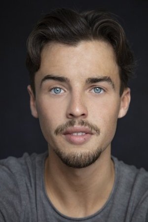 et billede af Adam Richardson