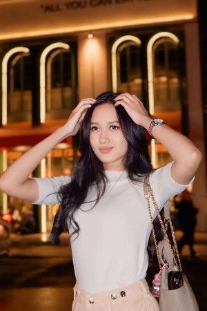 et billede af Regita Zafani