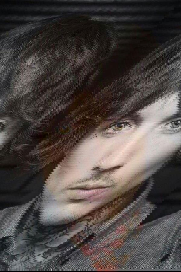 Oliver Sykes's picture in the cast