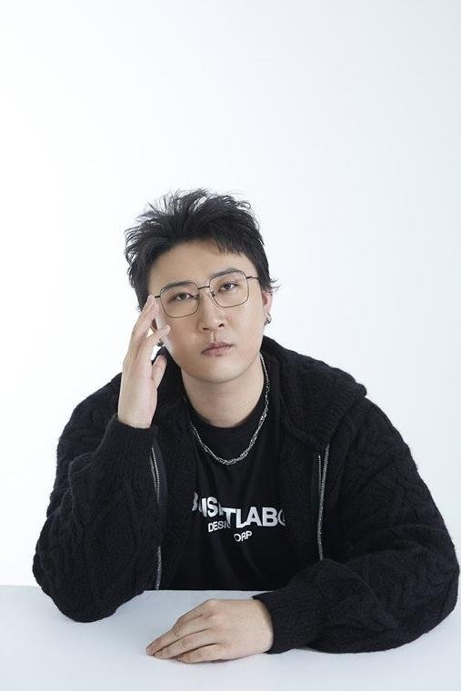 et billede af Liang Sheng