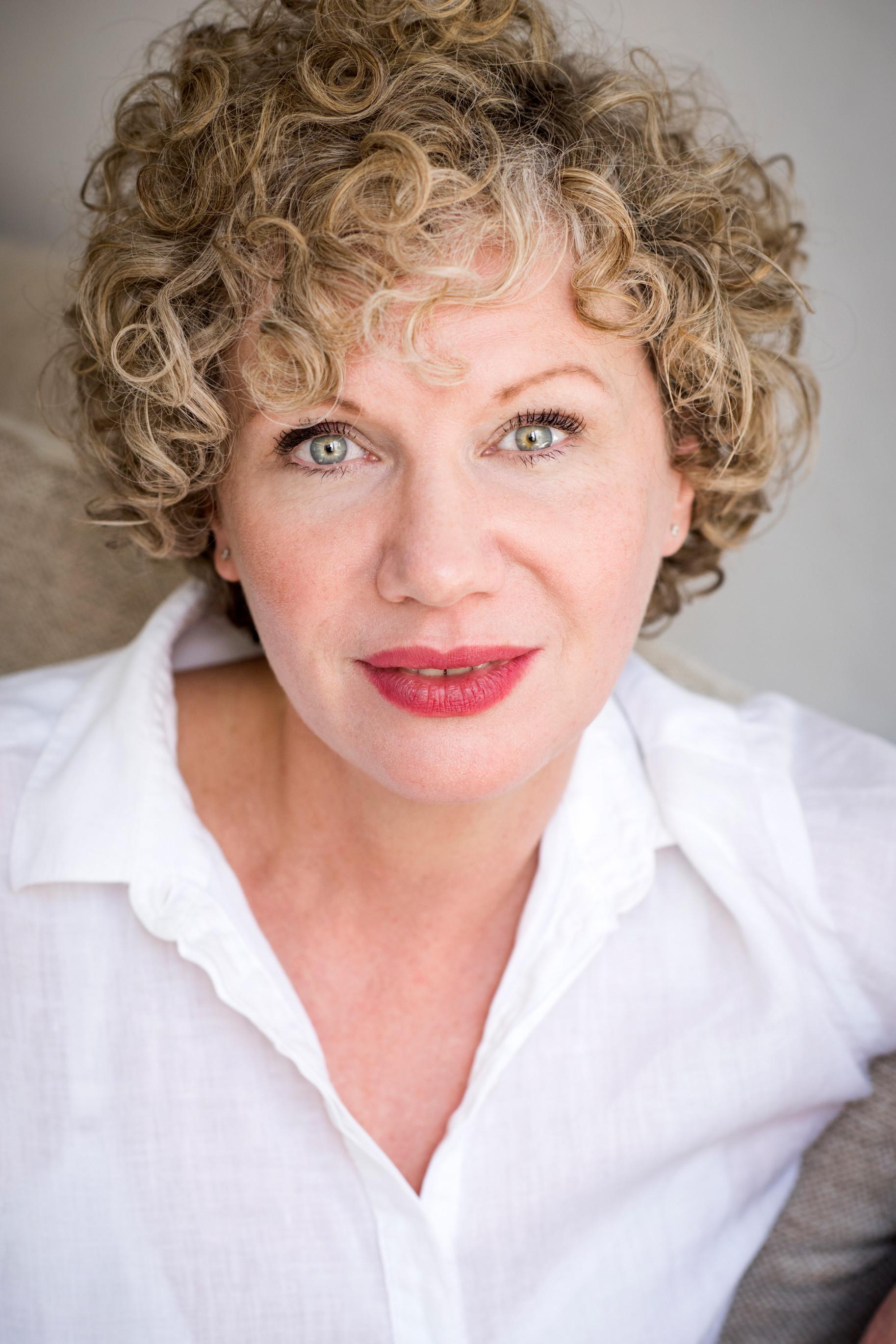 et billede af Anna Holmes