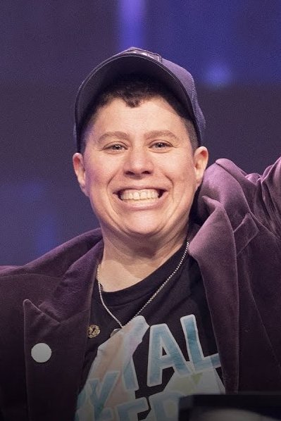 et billede af Ali Eisner