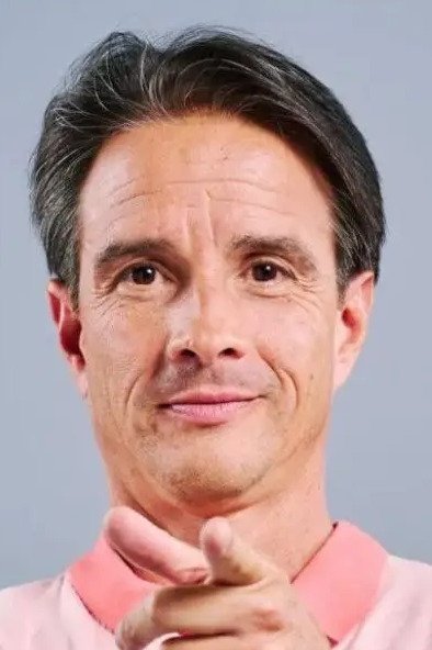 Gonzalo Escobar “Coco”'s picture in the cast