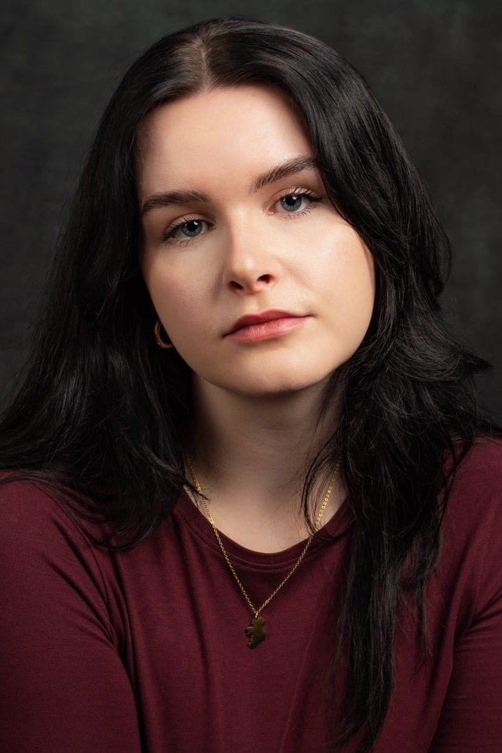 Profile image of Lauren Ash-Byrne, a notable actor/actress