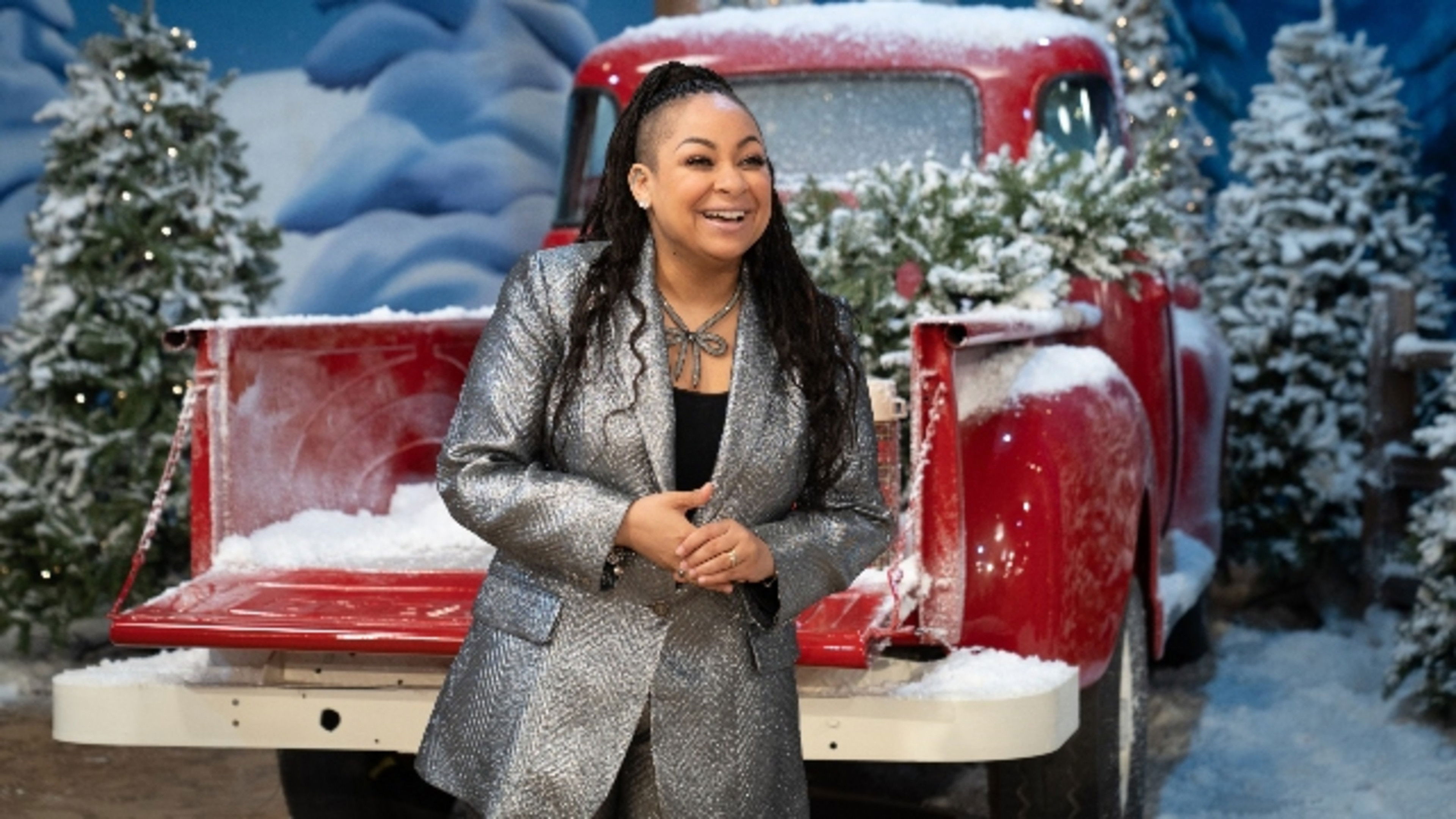 Holiday Wars S02E01 backdrop