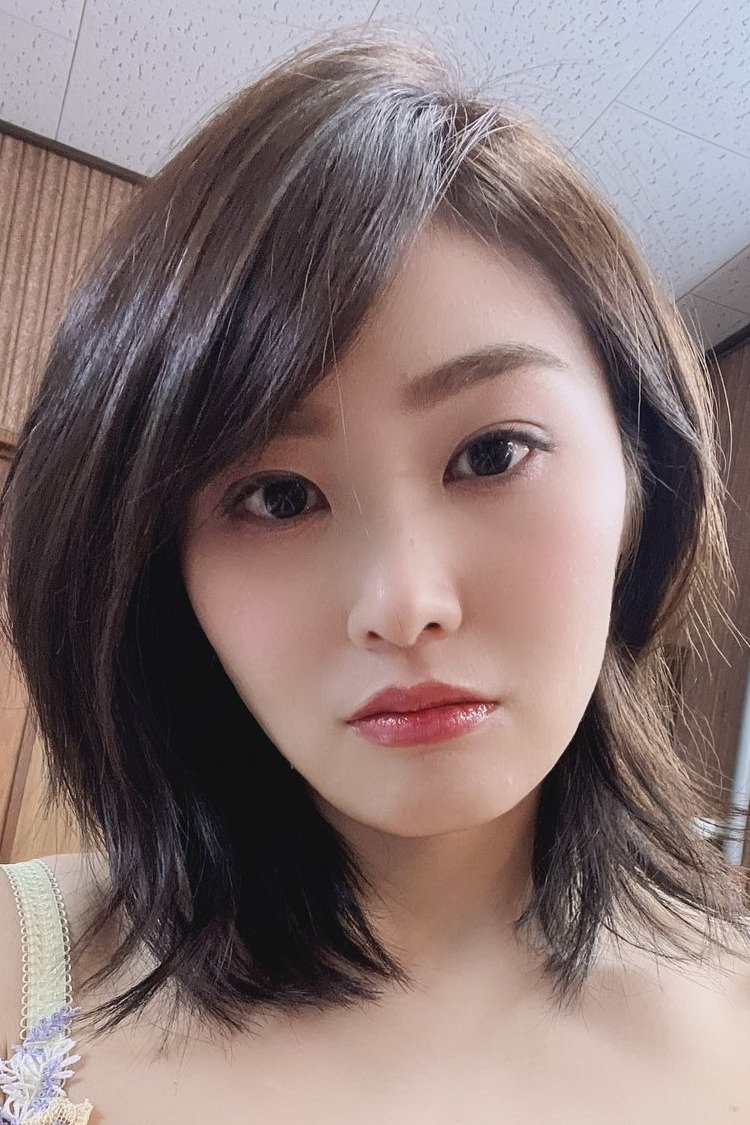三岳ゆうな(Yuuna Mitsutake)