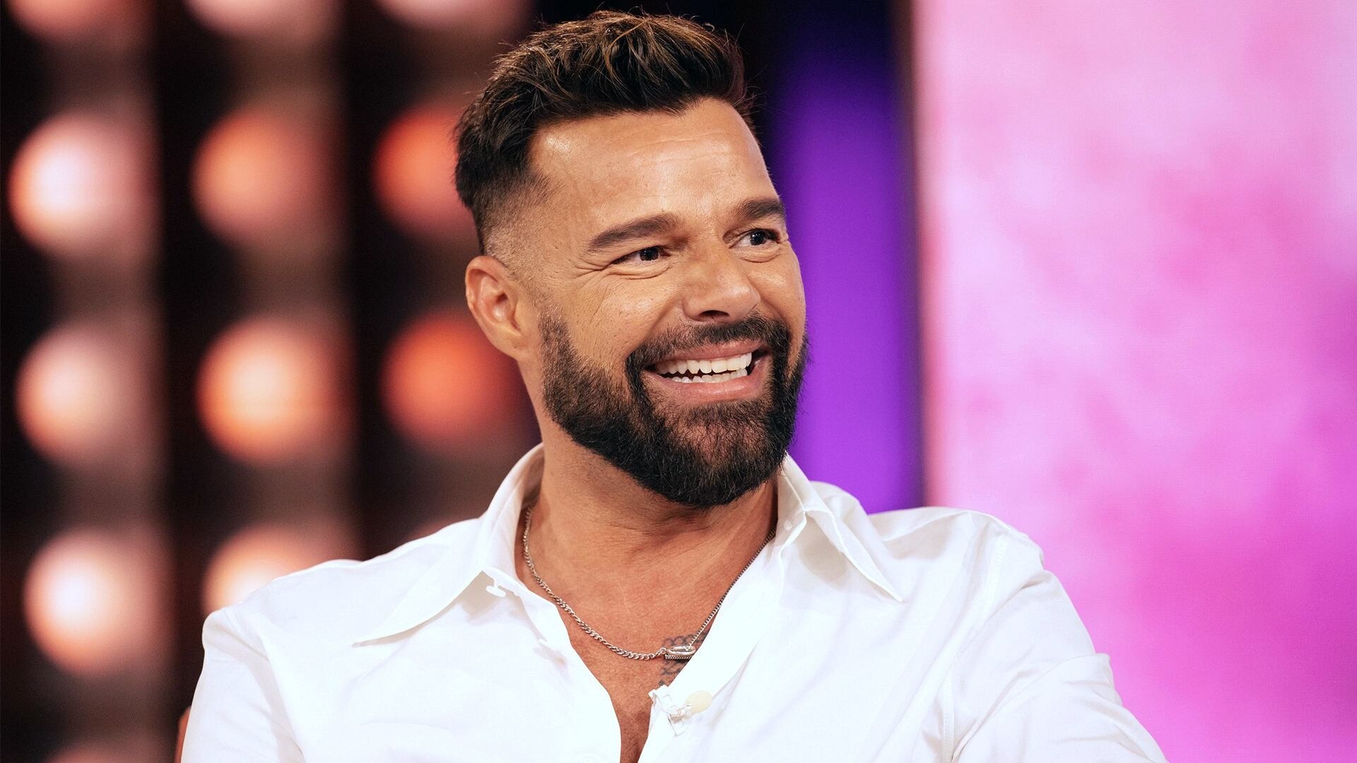 The Kelly Clarkson Show Season 5 :Episode 105  Ricky Martin, Rebecca Hall, Paris Paloma