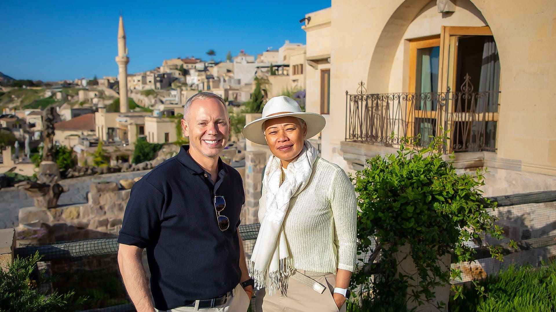 Amazing Hotels: Life Beyond the Lobby