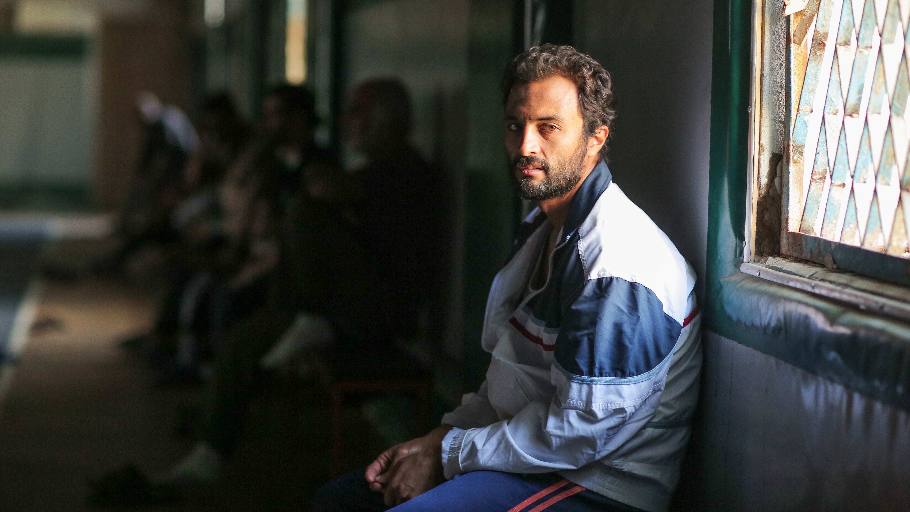 Um Herói (2021) – Um Drama Russo Sobre Reconexão com o Passado e Identidade 2 p2c4HLzcFiirQ00HDkVtqmYACgD