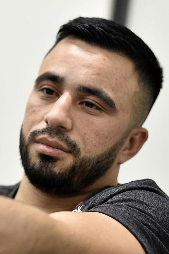 et billede af Zarrukh Adashev