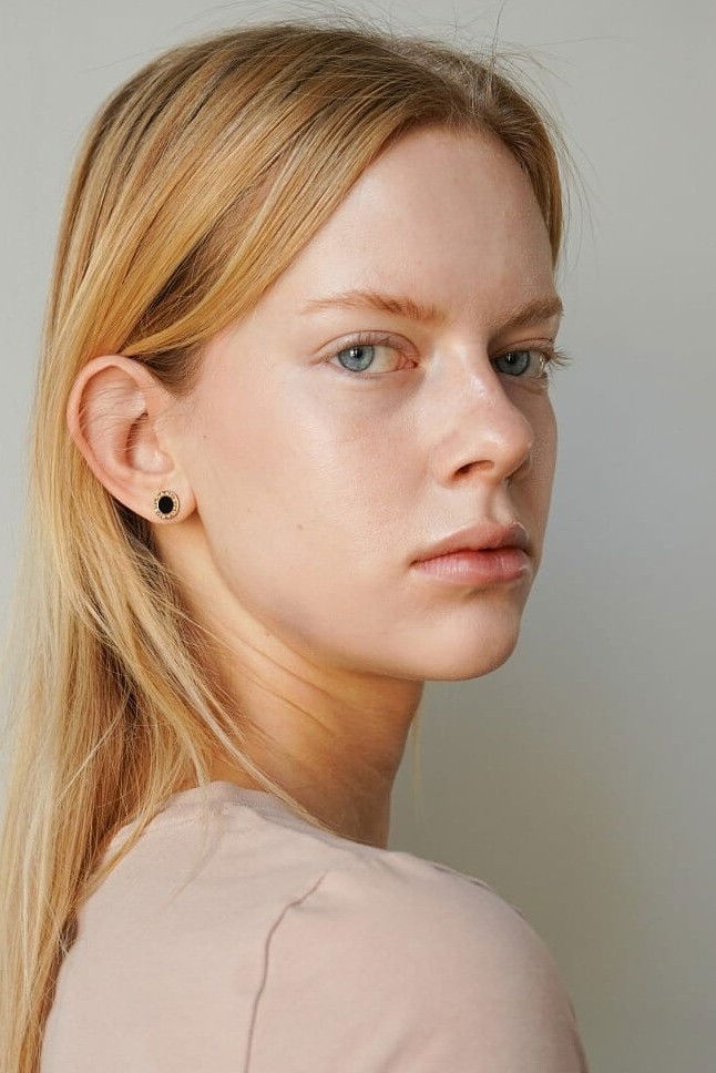 et billede af Adele Taska