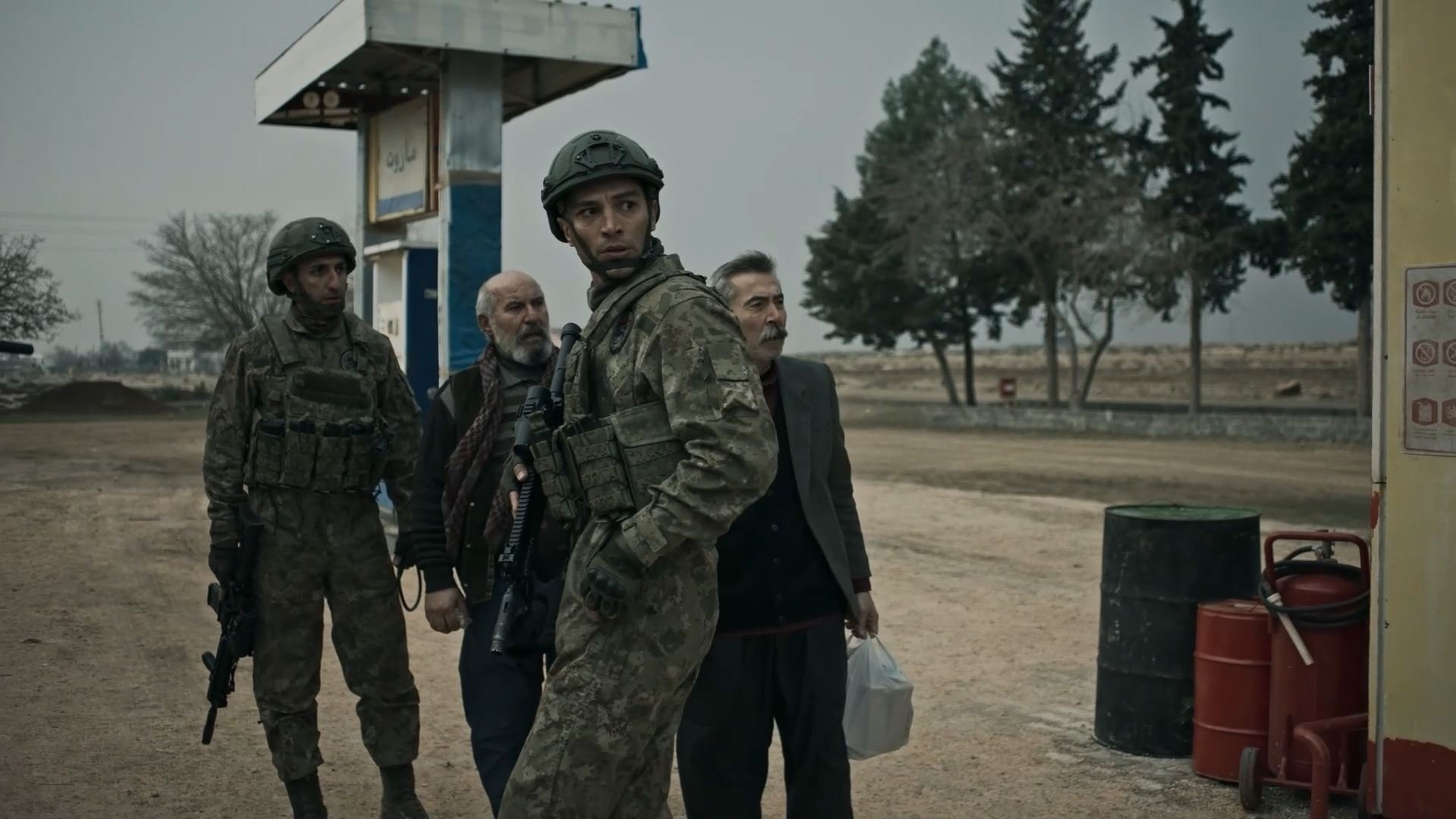 The Black Berets - الحلقة 6 - The Gas Station