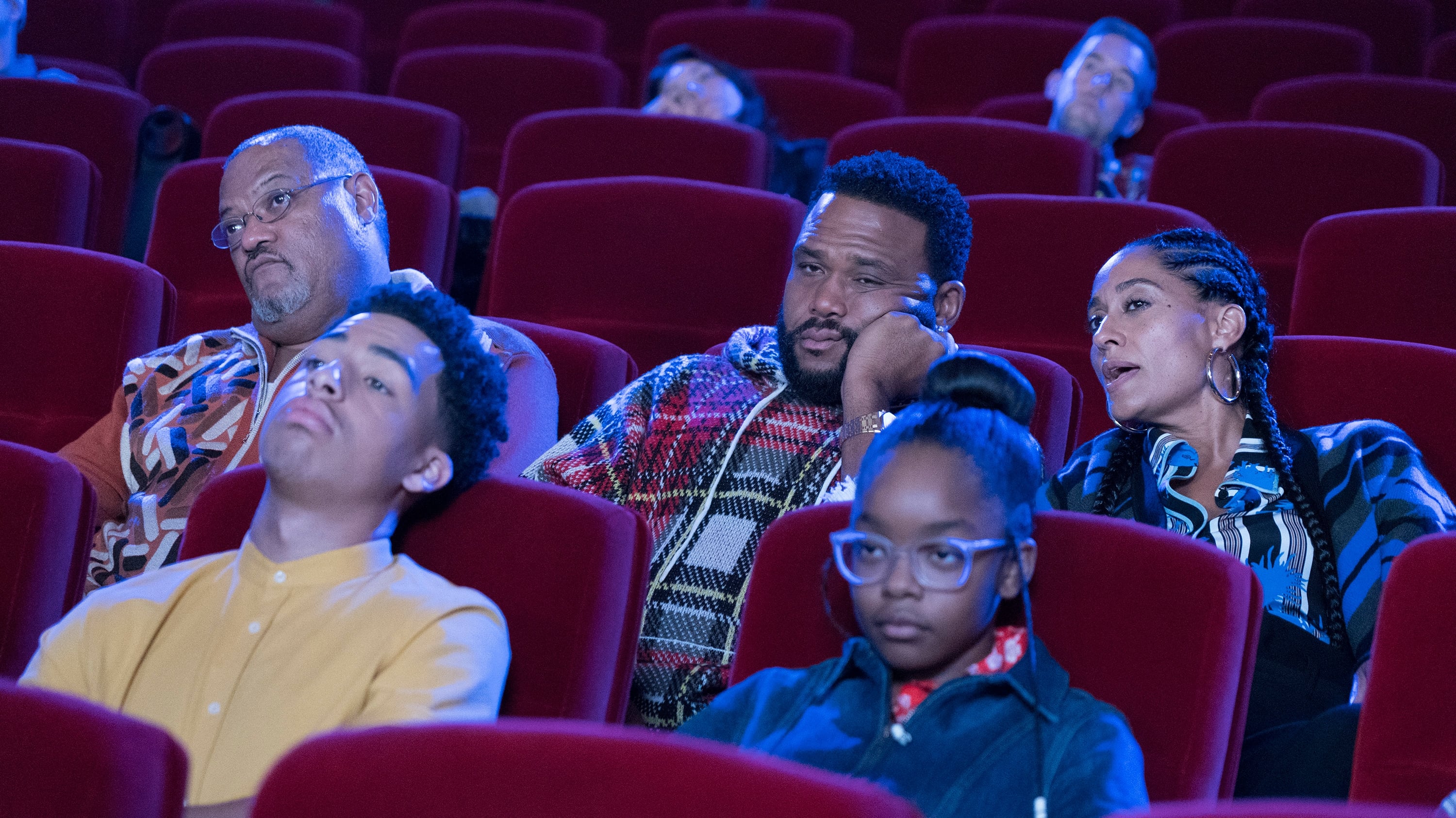 black-ish Season 5 :Episode 8  Christmas in Theater Eight