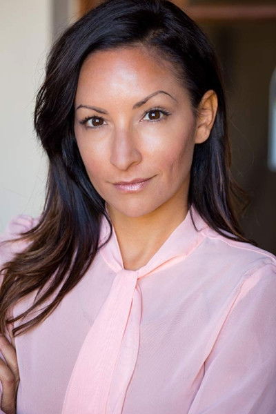 et billede af Lucy Martire