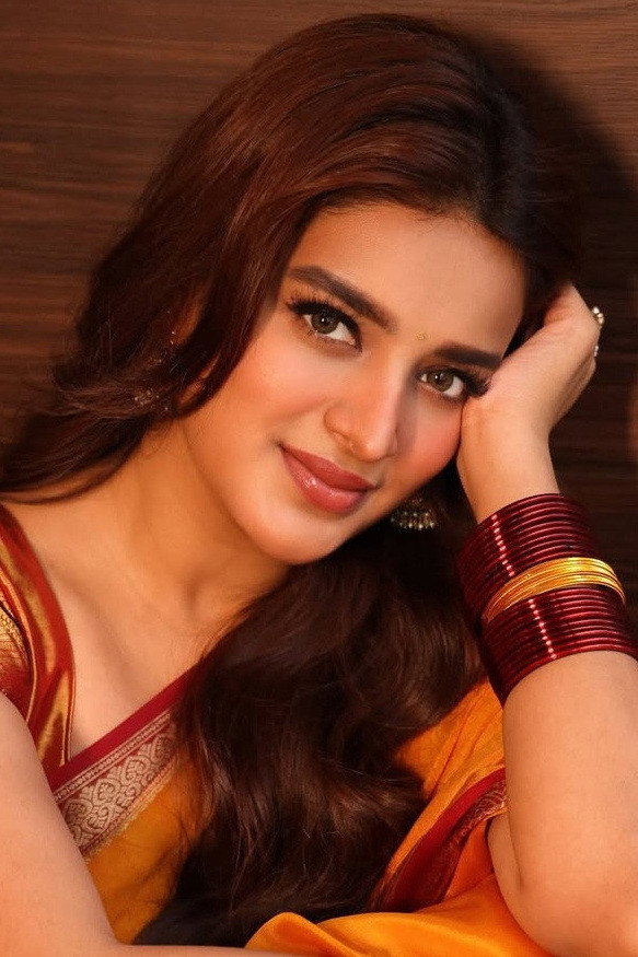 Nidhhi Agerwal