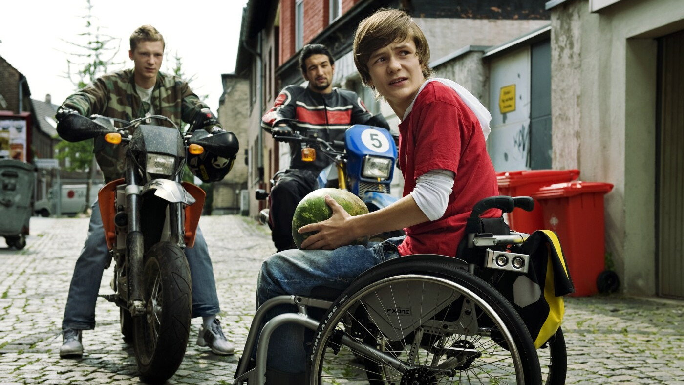 The Crocodiles (2009) — still 10